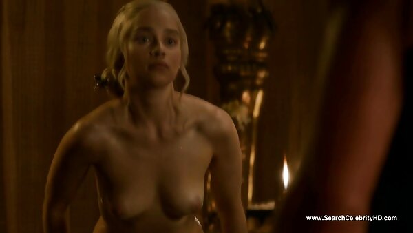 Die üppige Verführerin Angela White leckt Fotzen im kostenlose deutsche fickfilme Massagesalon